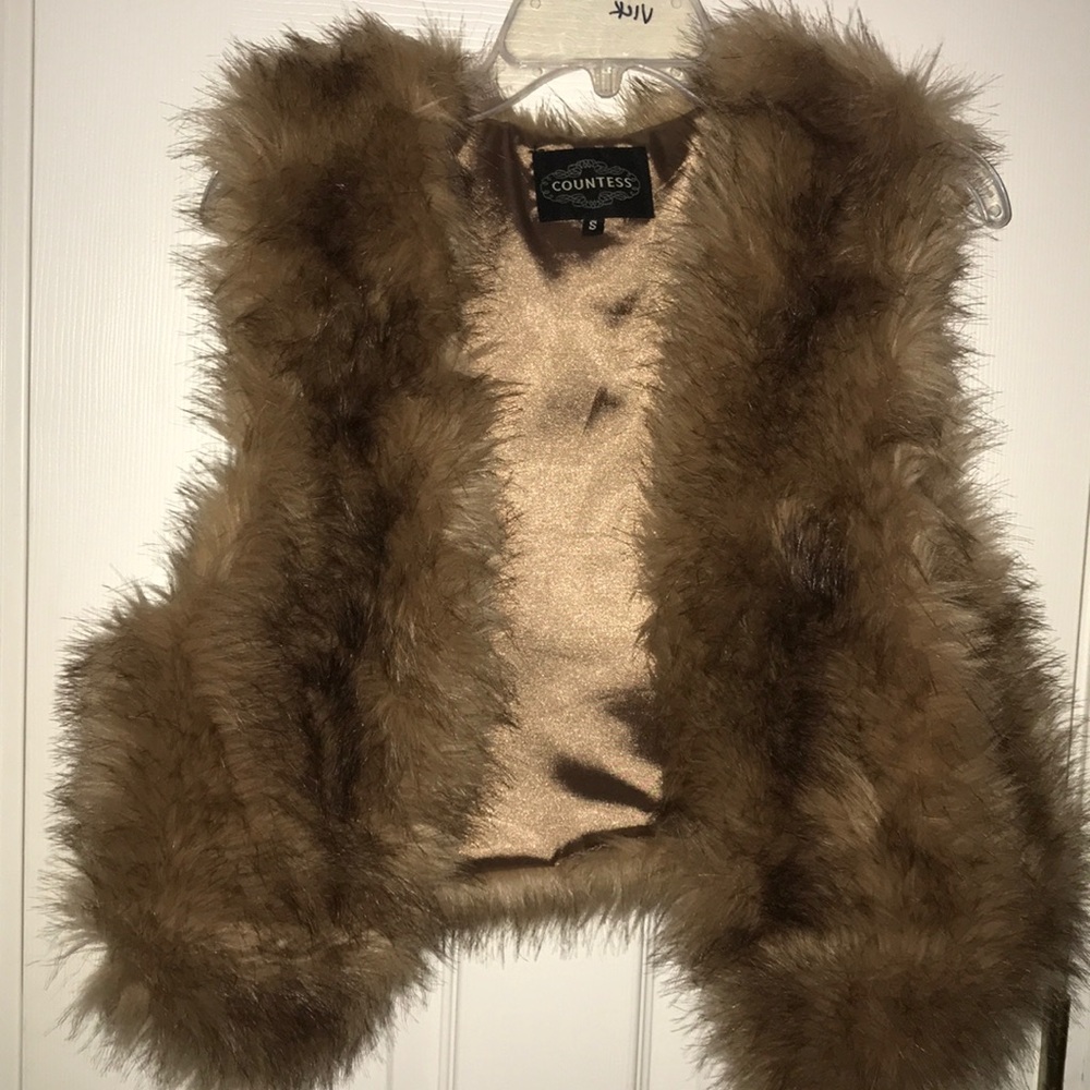 Fur vest!